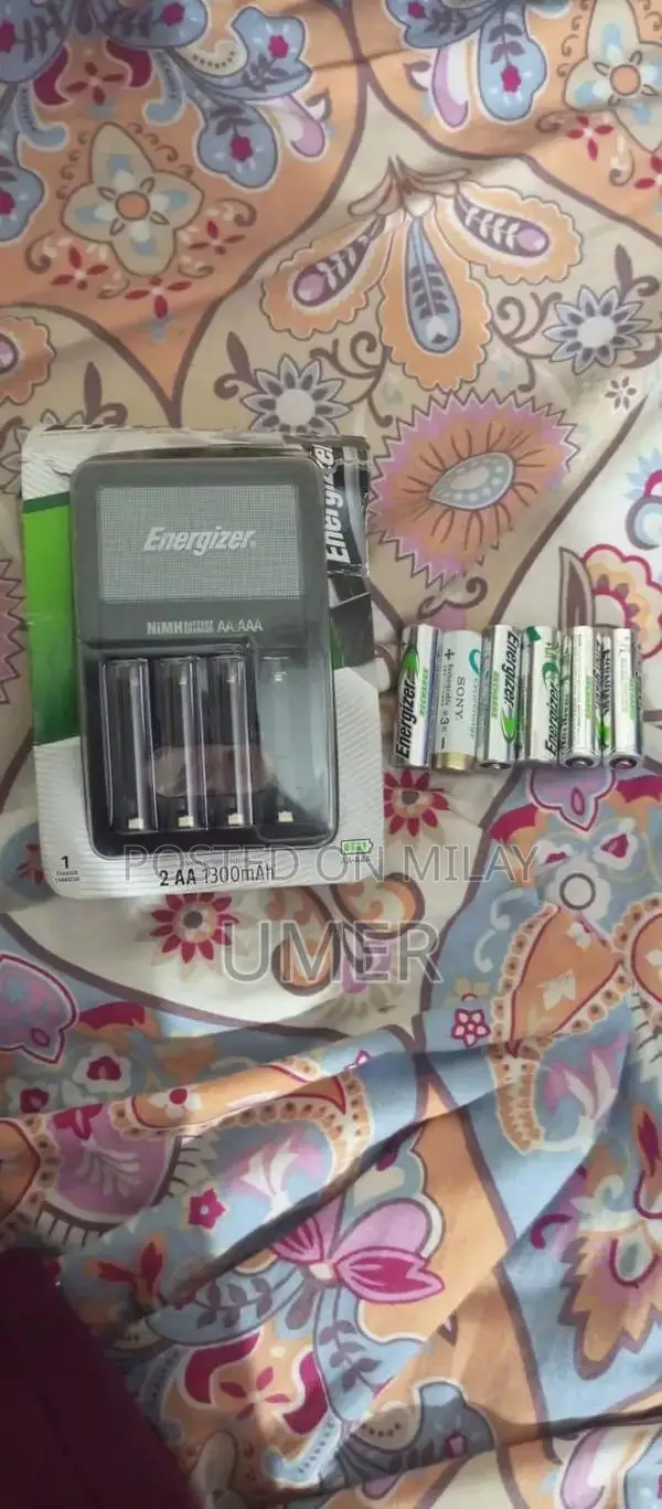 Energizer AA Rechargeable Battery Set with 6-Cell Holder