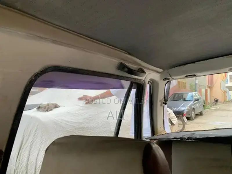 Suzuki Mehran 2004 Compact City Car with CNG