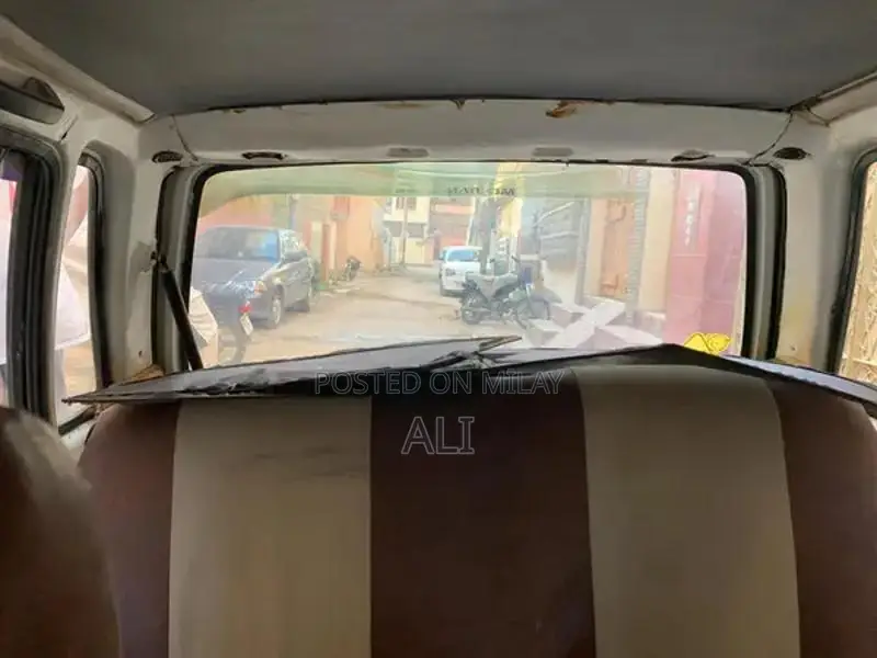 Suzuki Mehran 2004 Compact City Car with CNG