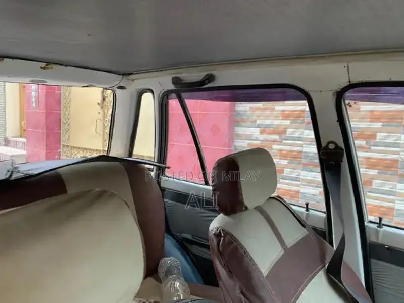 Suzuki Mehran 2004 Compact City Car with CNG