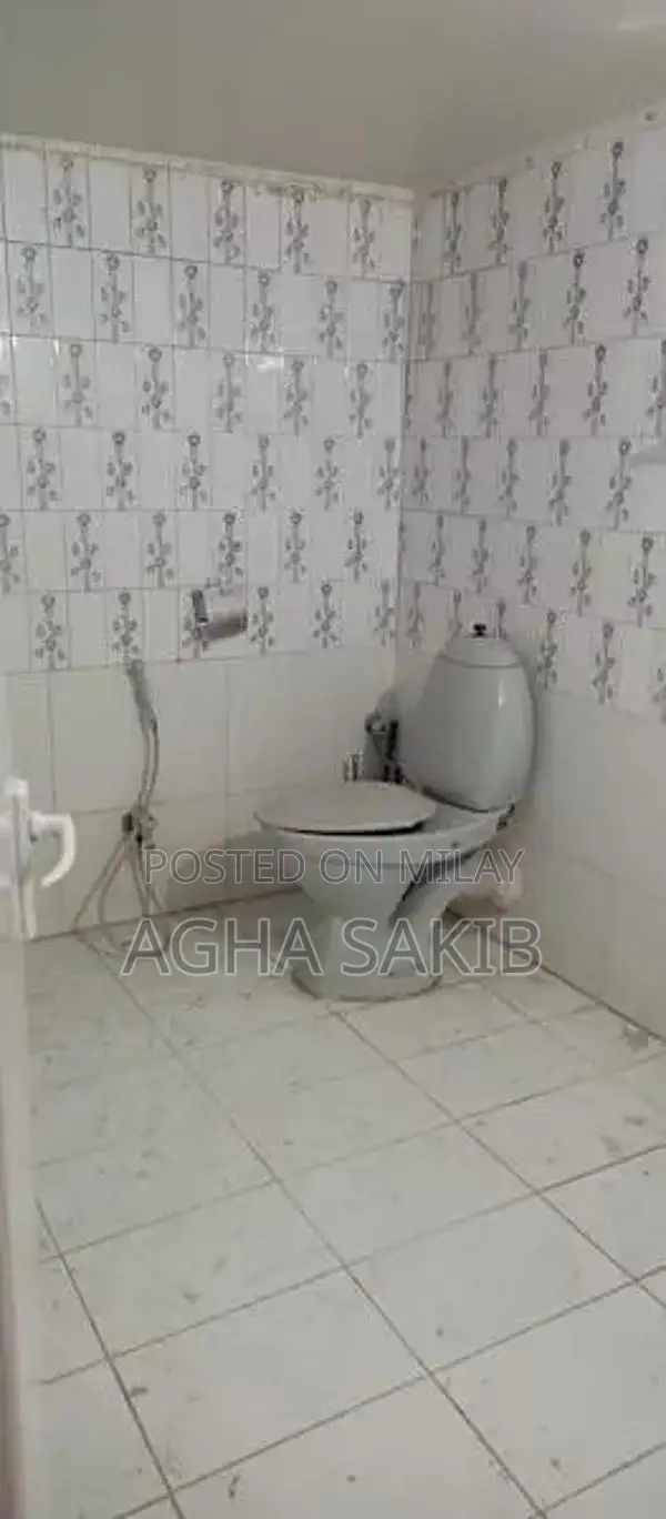 Spacious 300 Sq. Yds 1st Floor Residential Portion