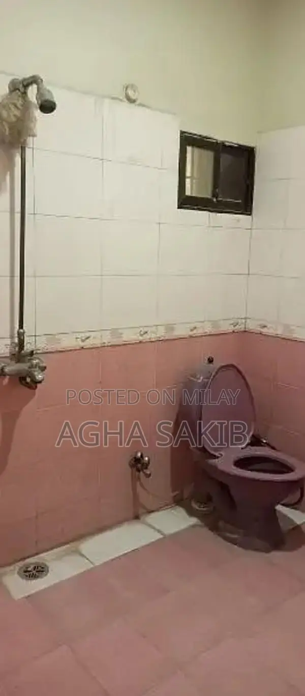 Spacious 300 Sq. Yds 1st Floor Residential Portion