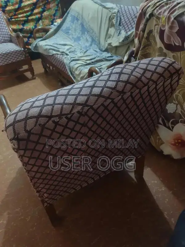 Antique 5-Seater Wooden Sofa Set - Classic Living Room Furniture