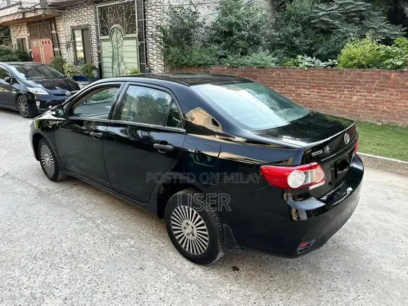 Toyota Corolla Gli 2012 Sedan - Well-Maintained Compact Car