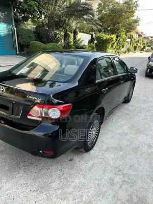 Toyota Corolla Gli 2012 Sedan - Well-Maintained Compact Car