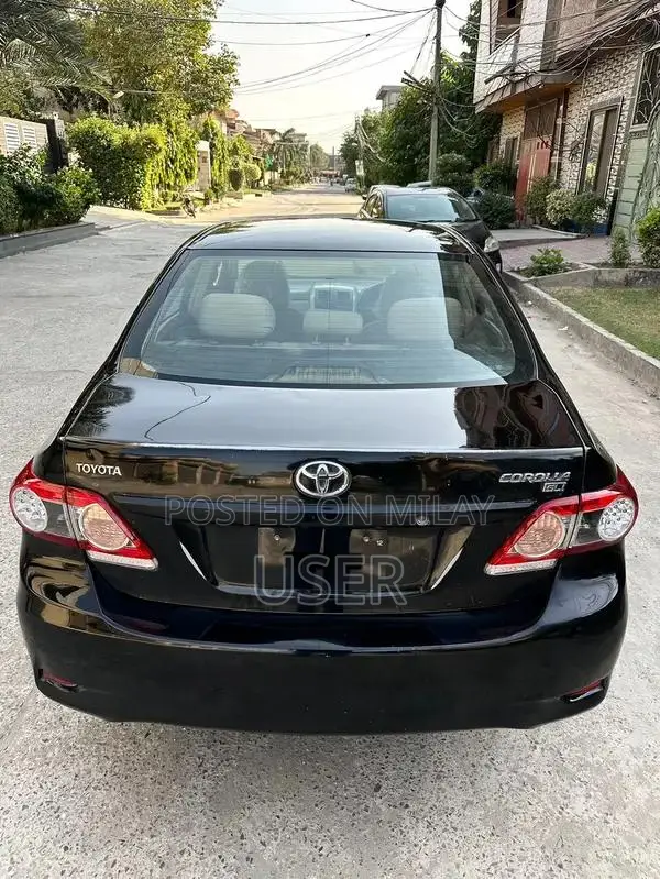 Toyota Corolla Gli 2012 Sedan - Well-Maintained Compact Car