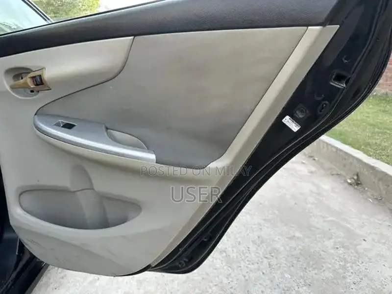 Toyota Corolla Gli 2012 Sedan - Well-Maintained Compact Car