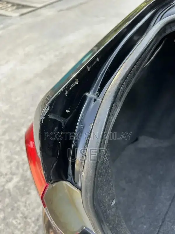 Toyota Corolla Gli 2012 Sedan - Well-Maintained Compact Car