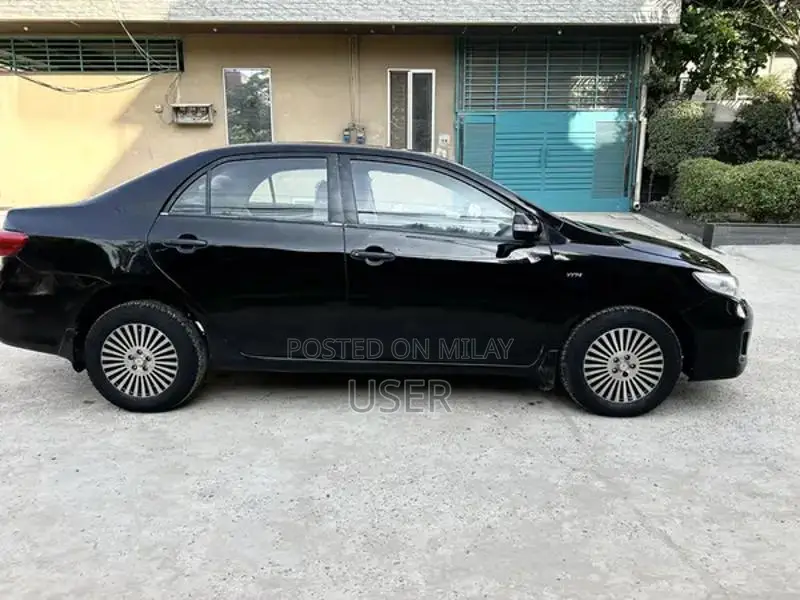 Toyota Corolla Gli 2012 Sedan - Well-Maintained Compact Car