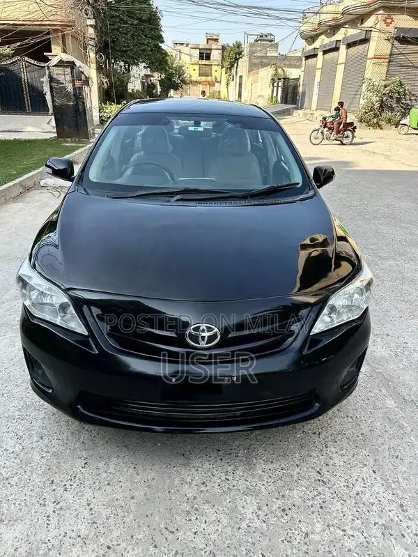 Toyota Corolla Gli 2012 Sedan - Well-Maintained Compact Car