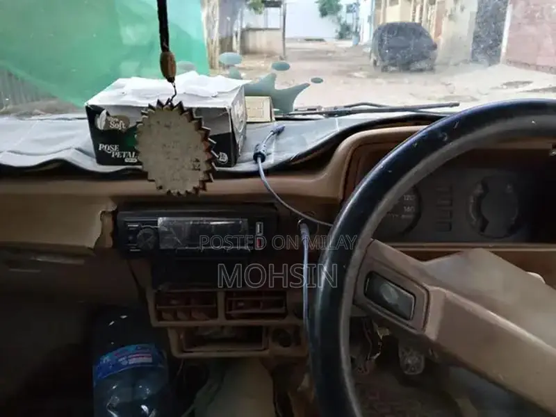 Suzuki FX Compact Car with Sound System