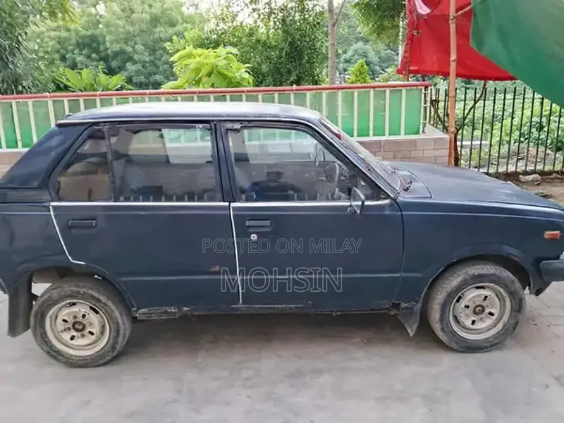 Suzuki FX Compact Car with Sound System