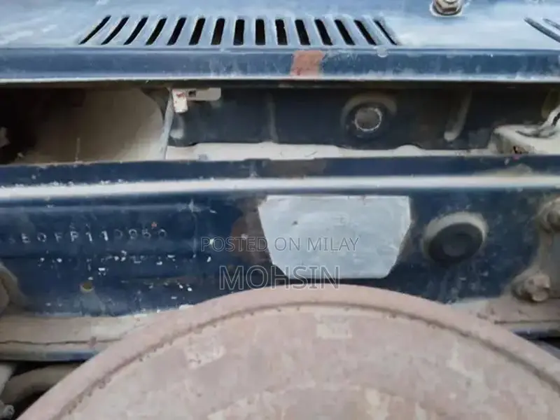 Suzuki FX Compact Car with Sound System