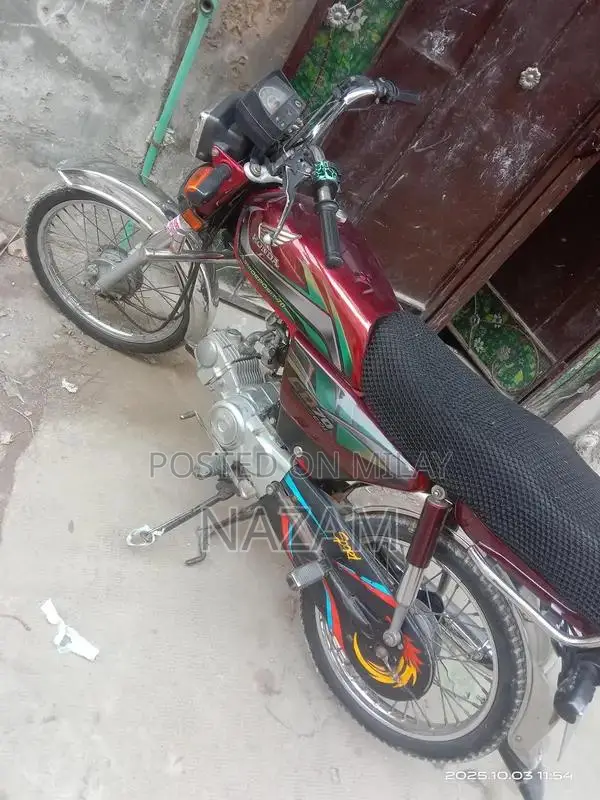 Honda Motorcycle 70cc Single Cylinder Model