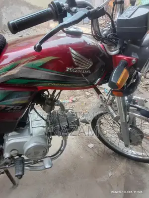 Honda Motorcycle 70cc Single Cylinder Model