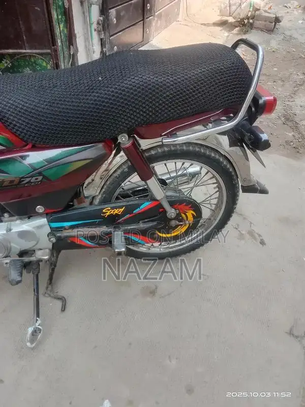 Honda Motorcycle 70cc Single Cylinder Model