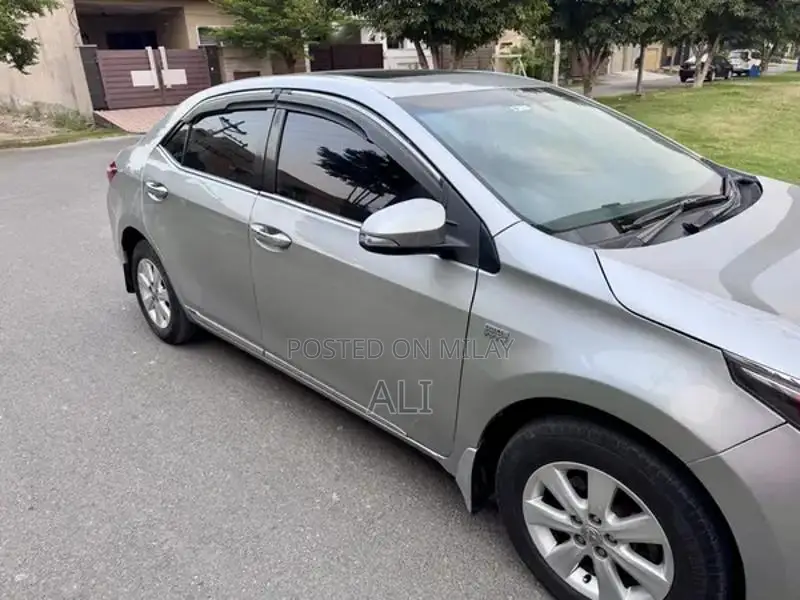 Toyota Corolla Grande 2014 Sedan - Immaculate Condition