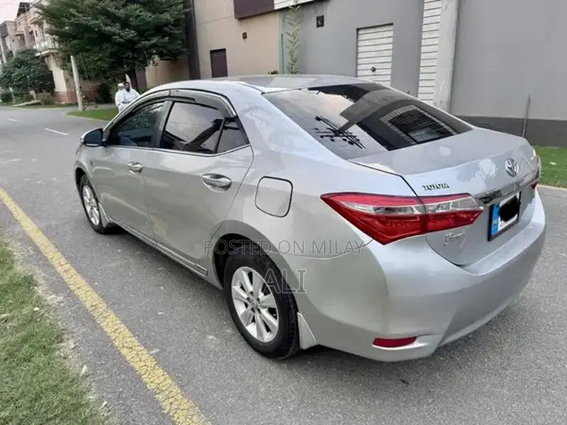 Toyota Corolla Grande 2014 Sedan - Immaculate Condition
