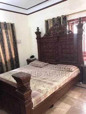 Chiniot Furniture Wooden Bed with Matching Side Tables