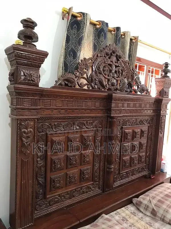 Chiniot Furniture Wooden Bed with Matching Side Tables
