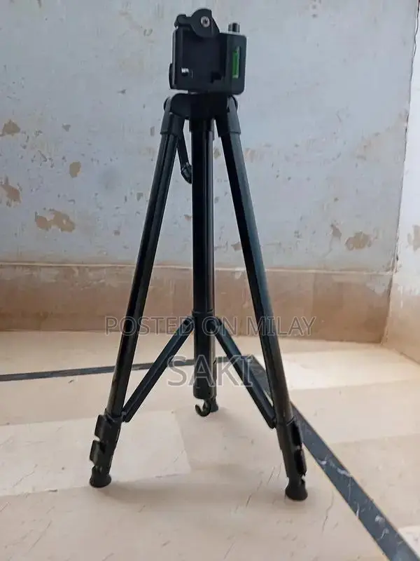 Adjustable Smartphone Tripod Stand for Vlogging and Photography