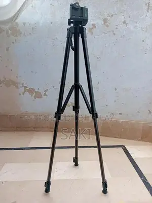 Adjustable Smartphone Tripod Stand for Vlogging and Photography