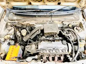 Photo - Honda Civic 1986 Classic Sedan Automatic