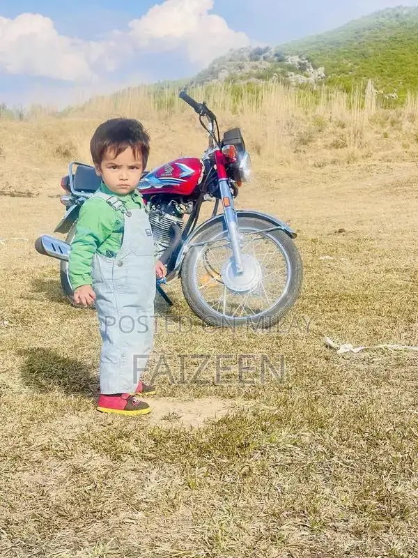 Honda 125cc Motorcycle - Zero Meter Condition Minibike