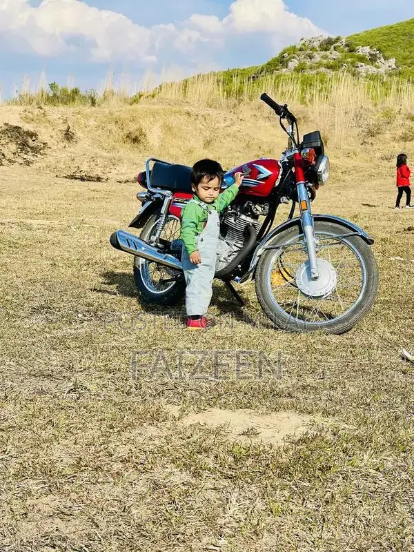 Honda 125cc Motorcycle - Zero Meter Condition Minibike