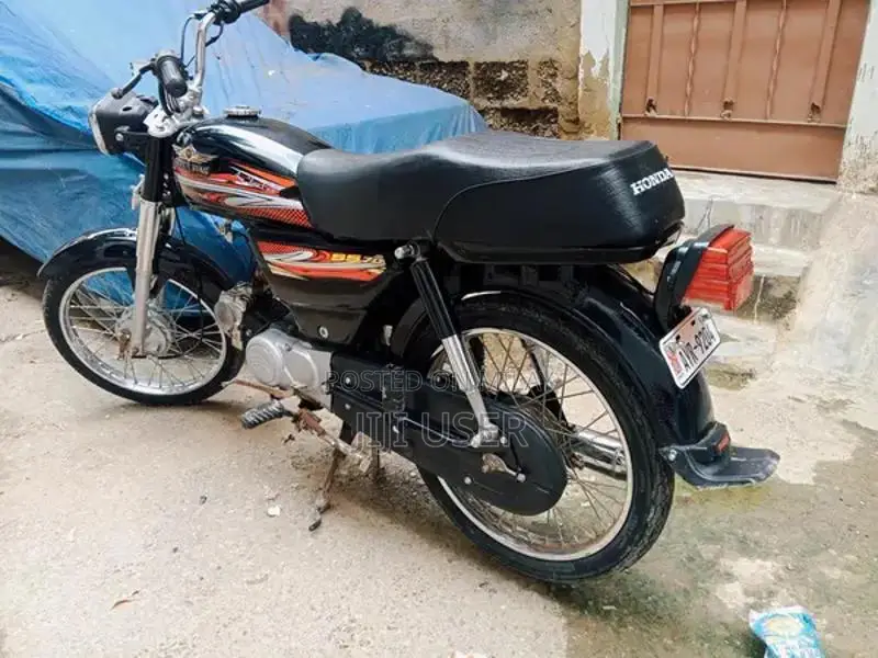 2017 Crown Vehicle - Complete and Well-Maintained