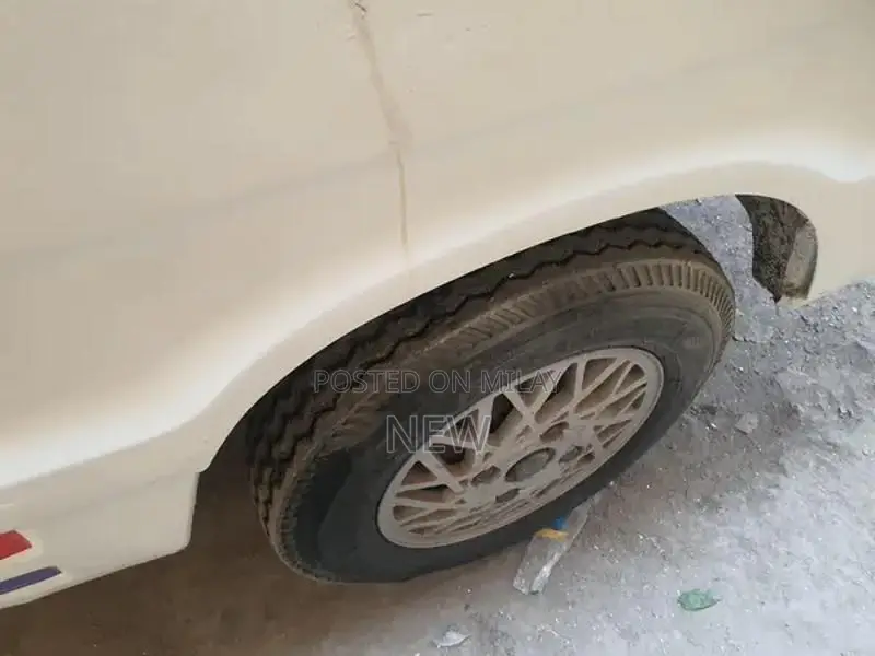 Suzuki Bolan 1998 Compact Family Vehicle