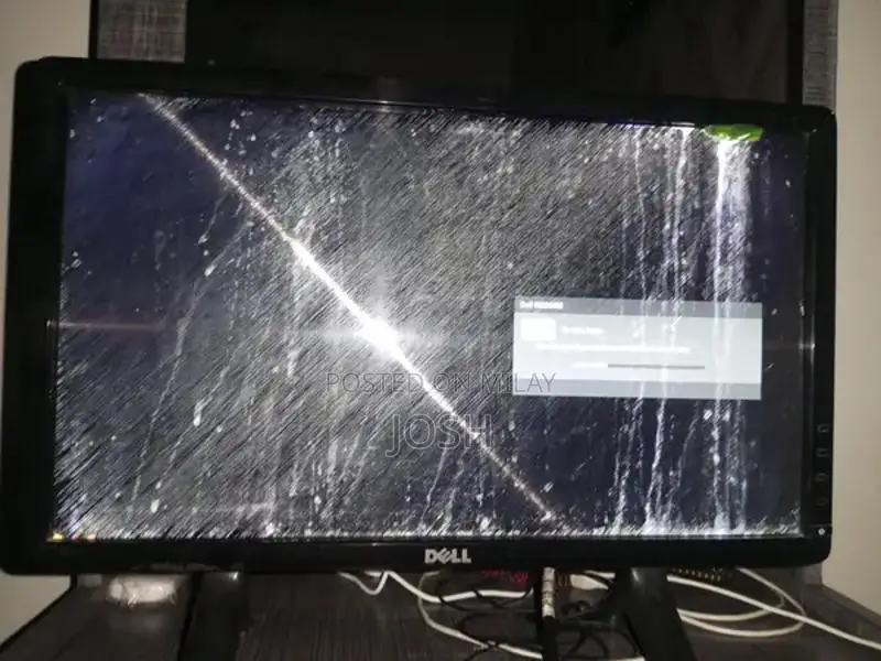 Office Laptop with Damage-Repairable Condition