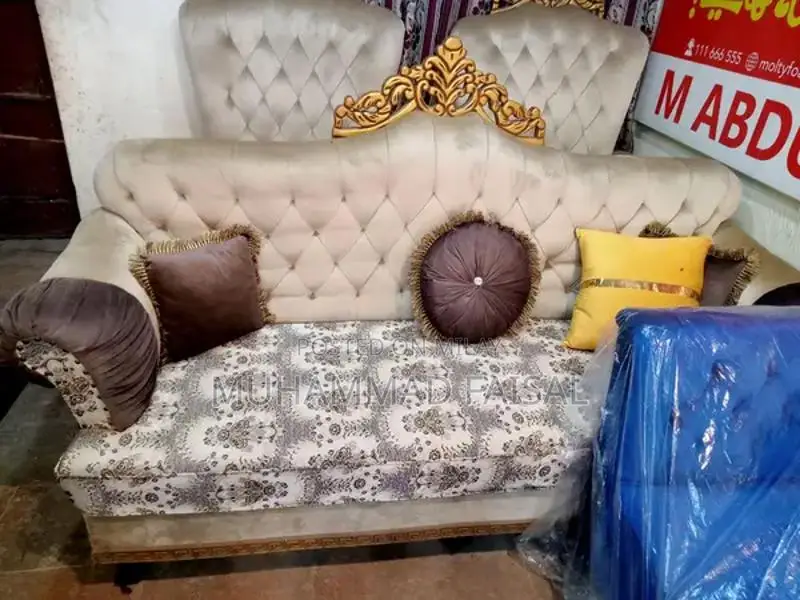 Custom Bedroom Furniture Sets with Multiple Finishes