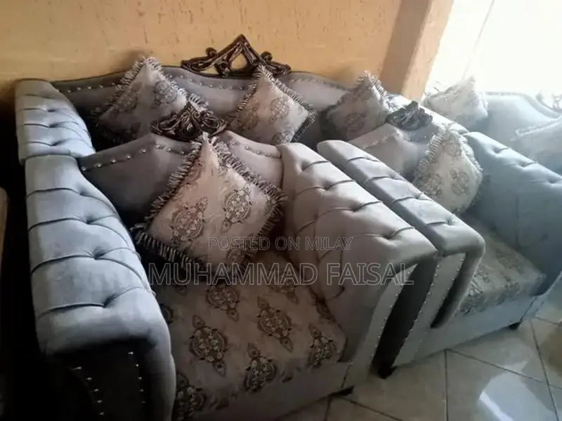 Custom Bedroom Furniture Sets with Multiple Finishes