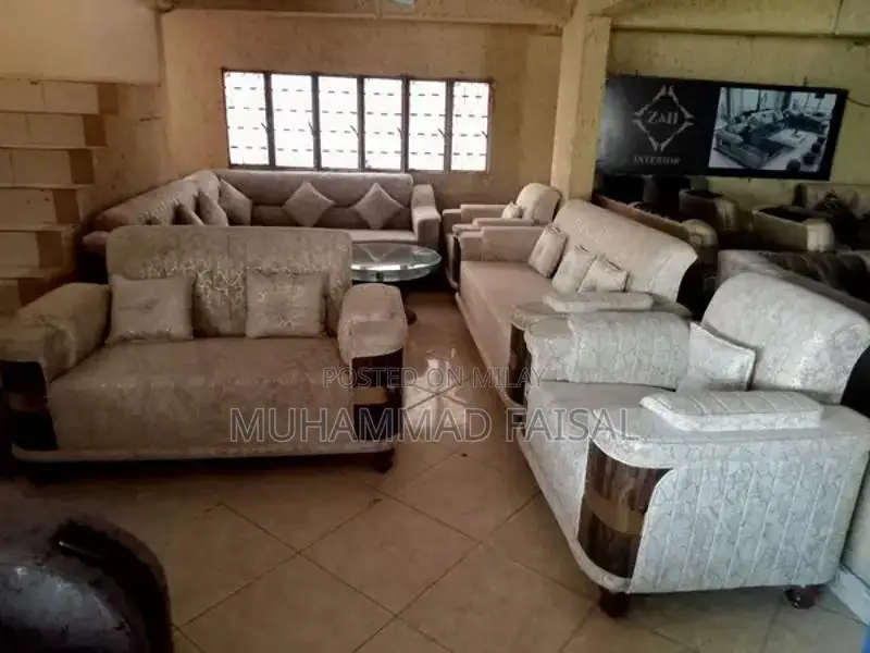 Custom Bedroom Furniture Sets with Multiple Finishes