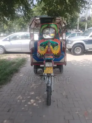 United 100 CNG Rickshaw Engine Vehicle