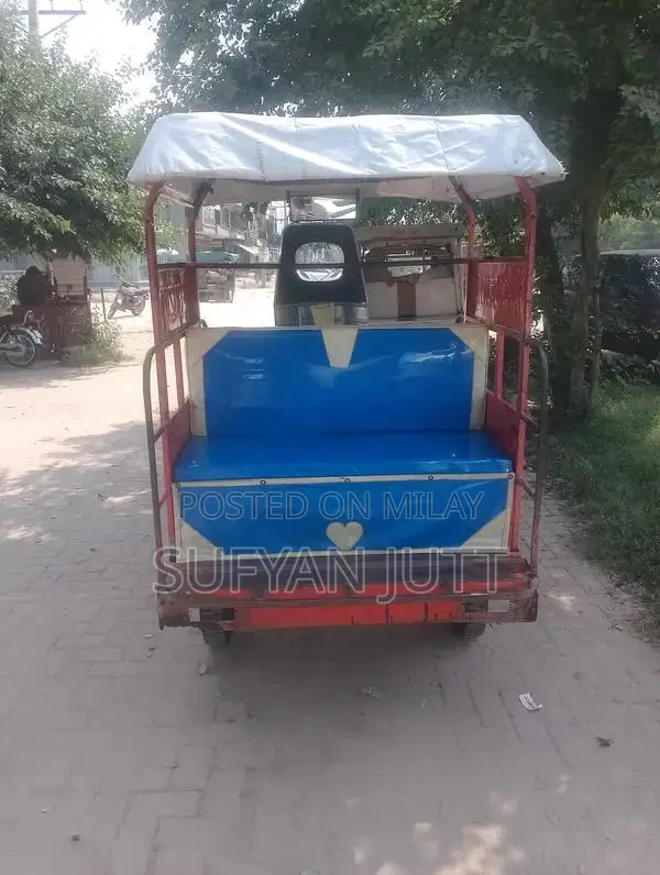 United 100 CNG Rickshaw Engine Vehicle