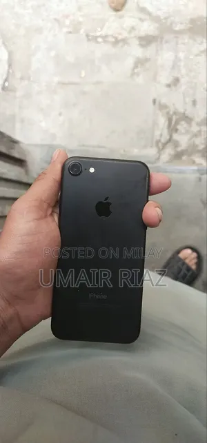 Apple iPhone 7 32 GB Black