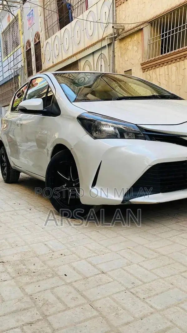 Toyota Vitz Compact Hatchback 2016-2021 Pearl White
