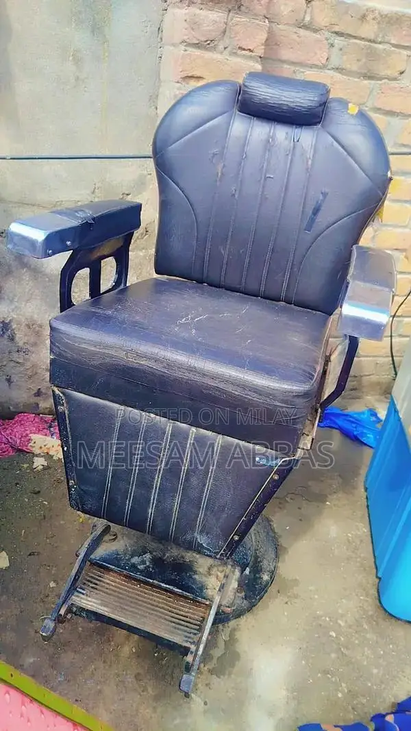 Classic Parlour Chair for Living Room or Study