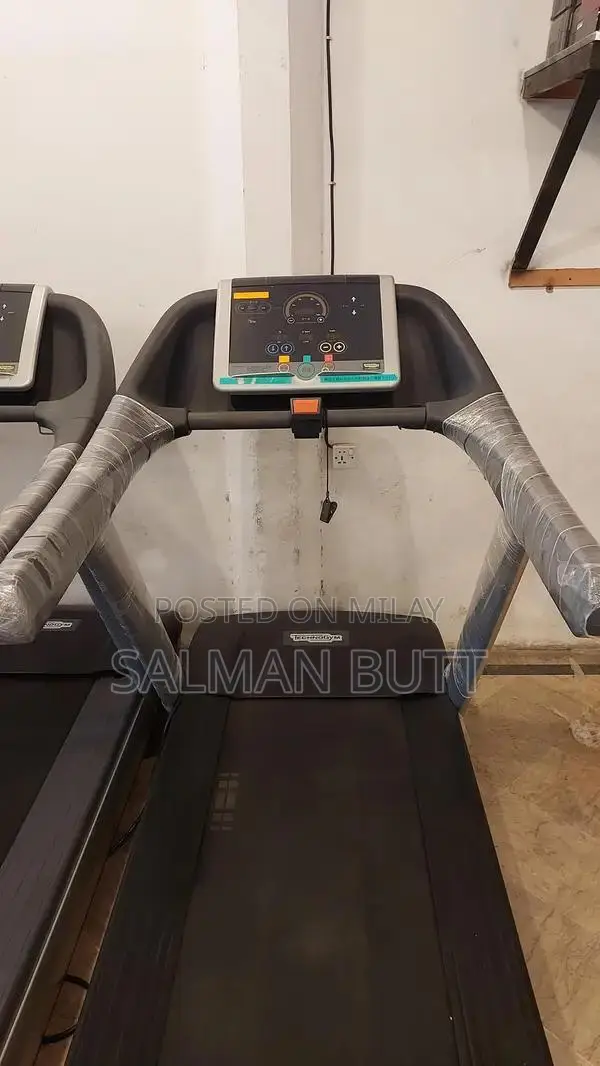 Gym Treadmill / Commercial Treadmill / Running Machine / Jogging Track