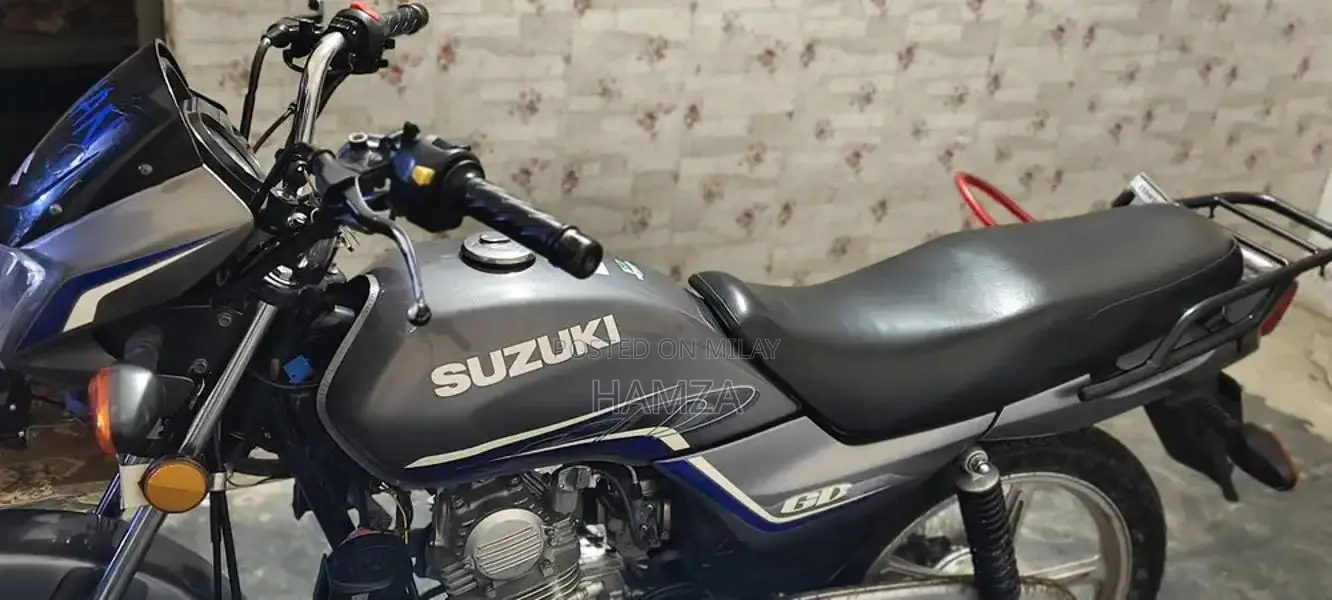 Suzuki 110 Motorcycle - Single Cylinder Commuter Bike