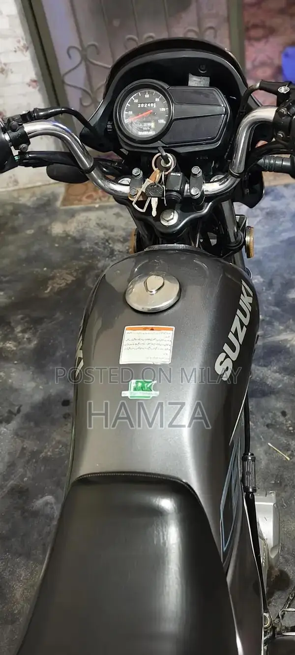 Suzuki 110 Motorcycle - Single Cylinder Commuter Bike