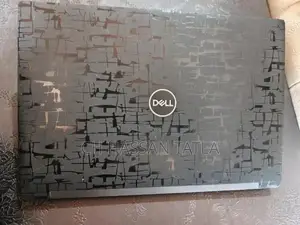 Photo - Dell Latitude 7390 Business Laptop 13" Core i5 8th Gen