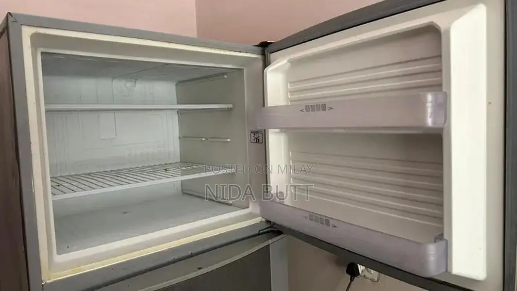 Dawlance Large Refrigerator - Excellent Working Condition