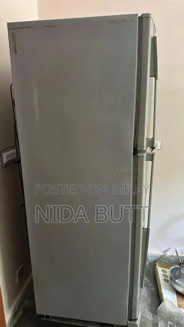 Dawlance Large Refrigerator - Excellent Working Condition