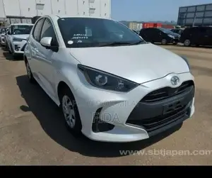 Photo - Toyota Yaris Compact Hatchback Pearl White Sedan
