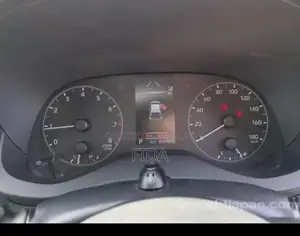 Toyota Yaris Compact Hatchback Pearl White Sedan