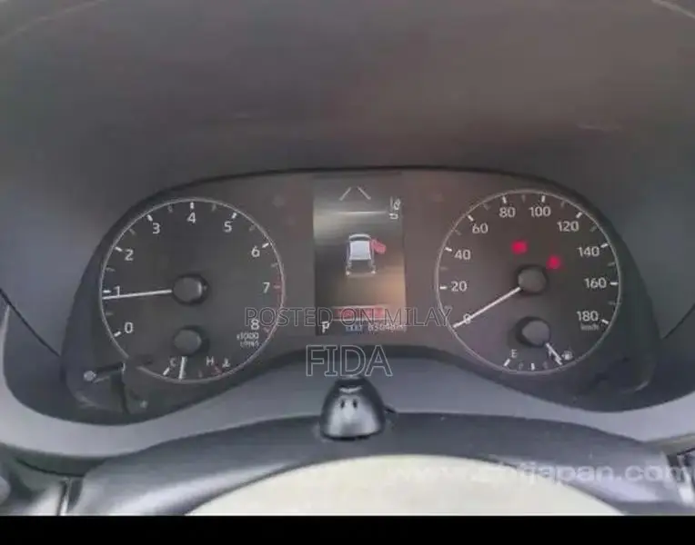 Toyota Yaris Compact Hatchback Pearl White Sedan