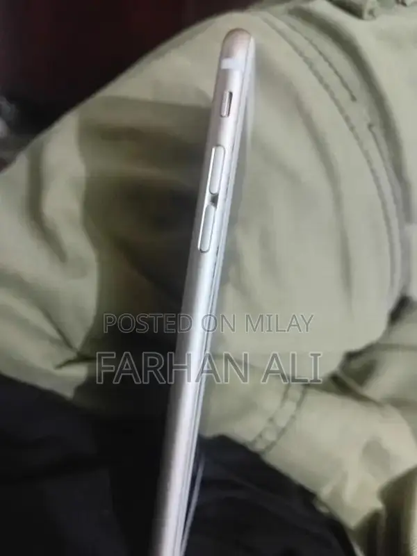 Apple iPhone 6s 64GB Smartphone with Functional Features